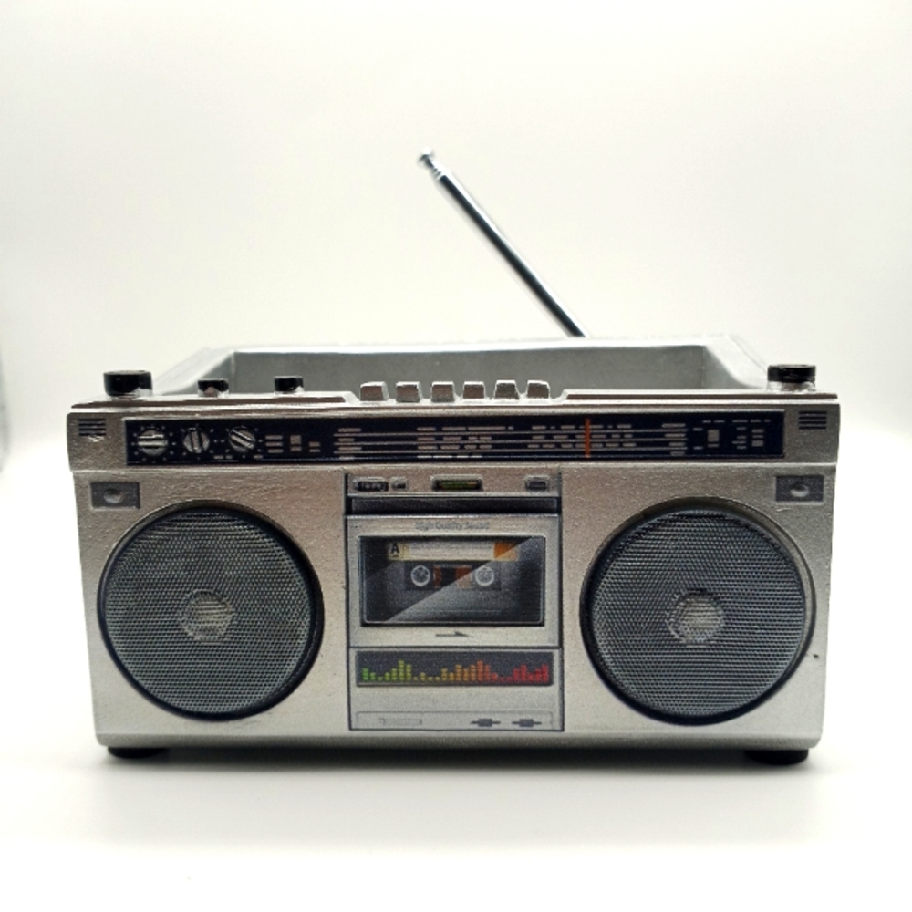 Retro radio succulent plant holder